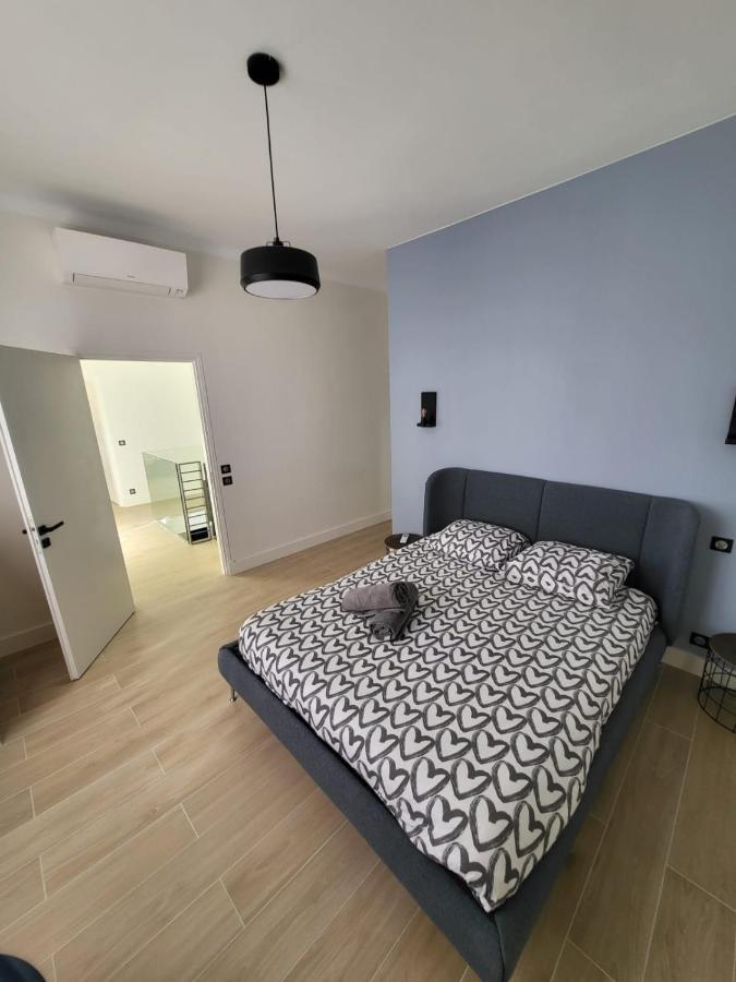 Bel Air Cannes: Renovated Beachfront Retreat With Pool