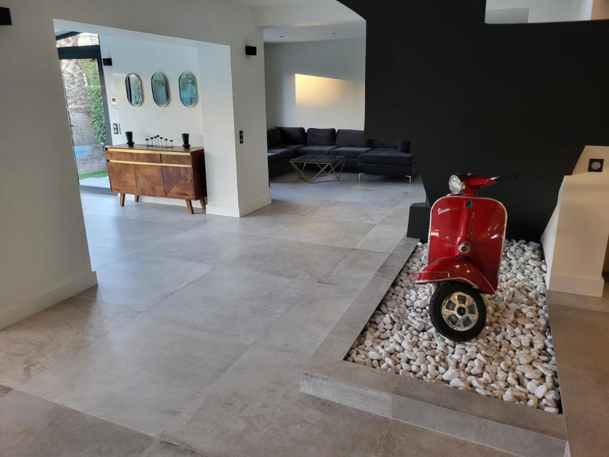 Bel Air Cannes: Renovated Beachfront Retreat With Pool