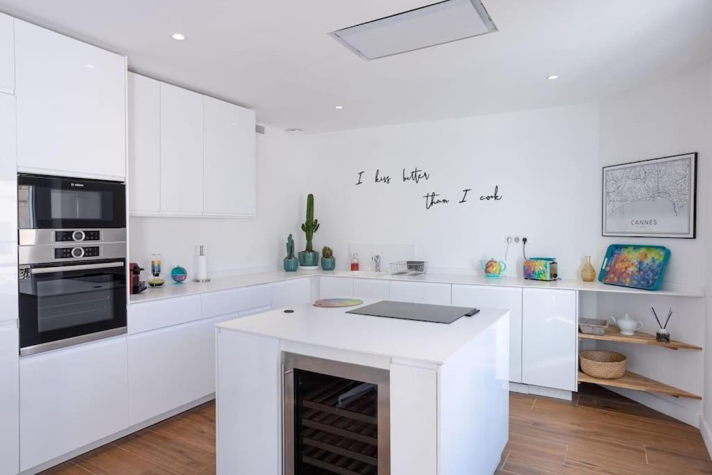 Luxury With Balcony On Famous Rue D'antibes! - Kiss By Halldis Apartment