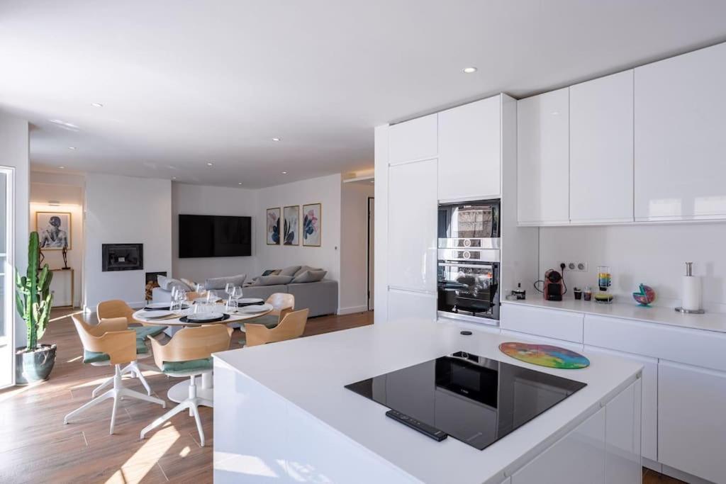 Luxury With Balcony On Famous Rue D'antibes! - Kiss By Halldis Apartment Cannes
