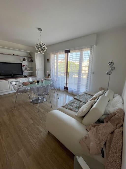7mn From The Center/ Pool/parking