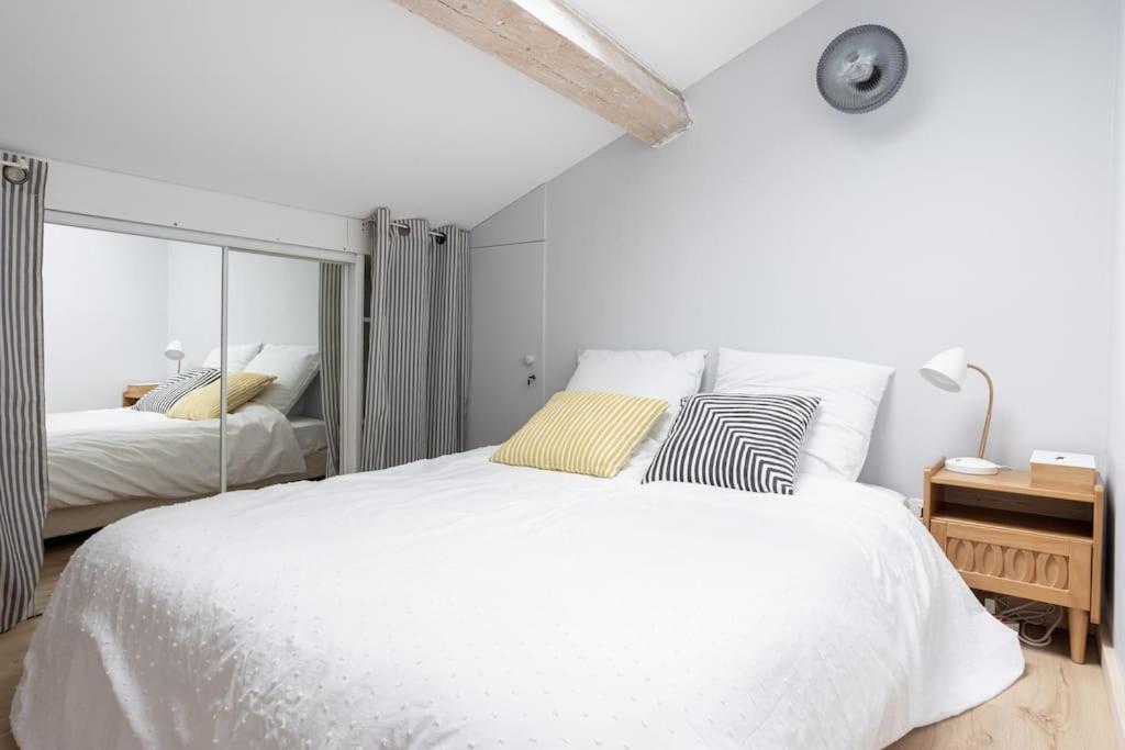 Apartment Sous Les Toits 5 Min Du Palais A Pied *