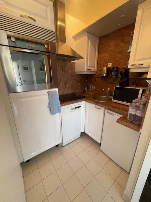 Apartment 7mn From The Center/ Pool/parking