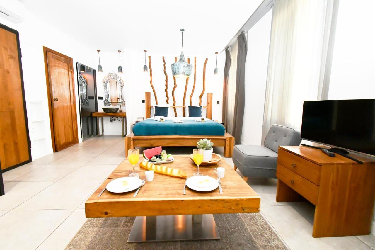 Design Yourhosthelper Cannes