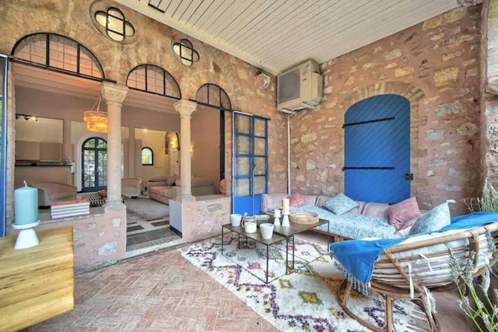 Charming In A Manor In Appartement *