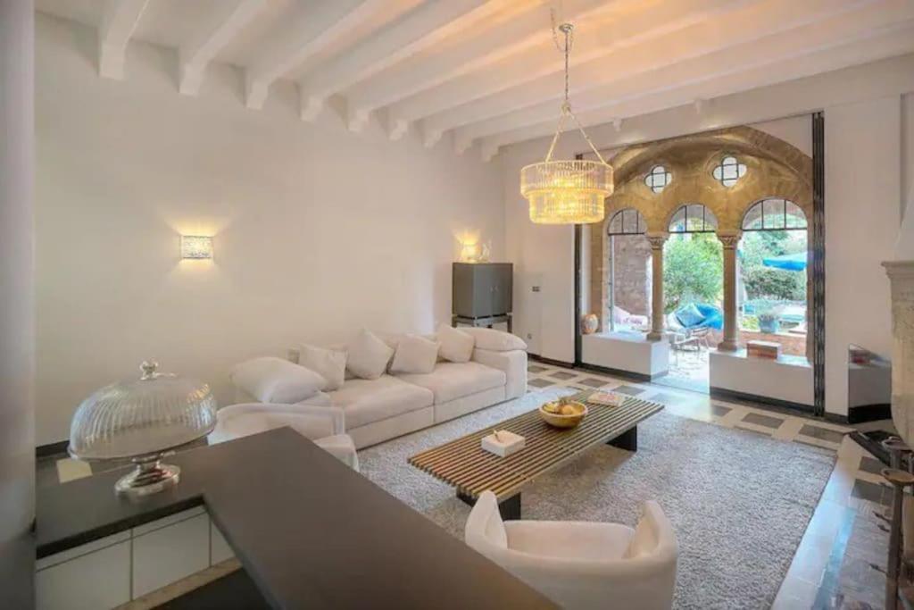 Charming In A Manor In Appartement *