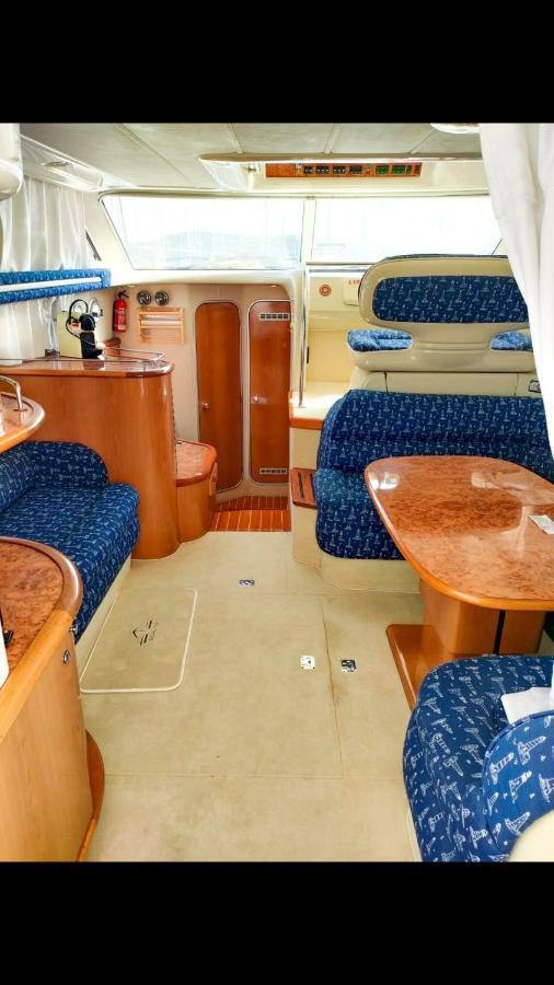 Yacht Sealine * Cannes