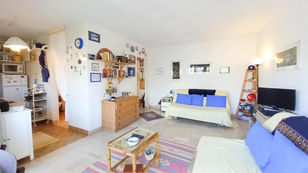 Trident D Apartment *
