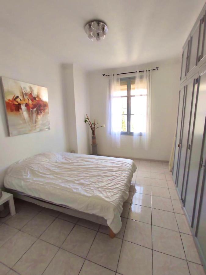 Appartement Centre De - Spacieux 65 M2 *