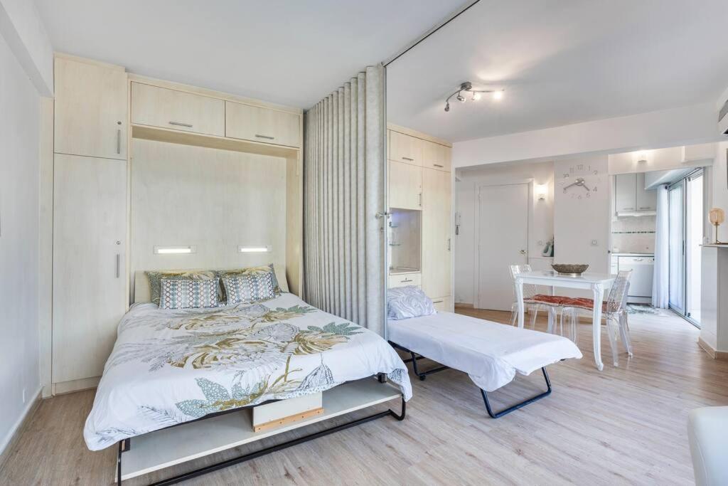 Appartement Forville - Azurenting Conciergerie -centre Cannes