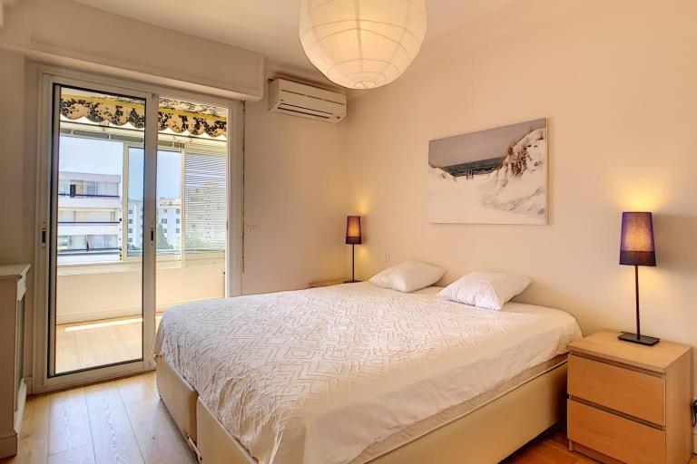 3 Pieces Ensoleille A Deux Minutes A Pied De La Croisette, * Cannes