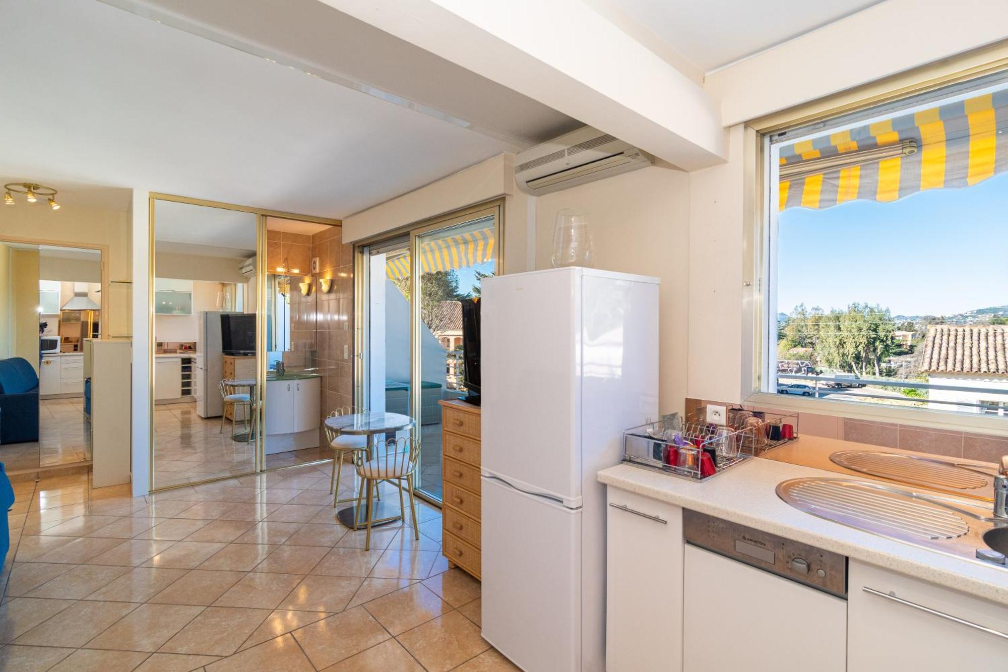 Studio Terrasse - Piscine- Tennis Apartment