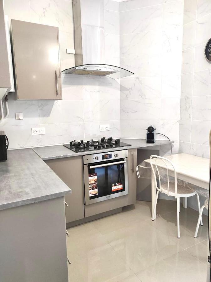 Appartement Centre De - Spacieux 65 M2
