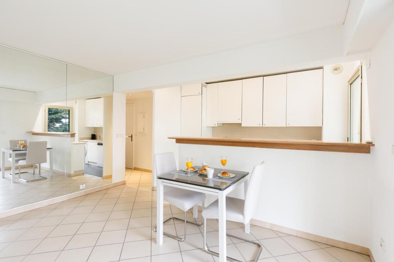 Select Yourhosthelper Apartment *