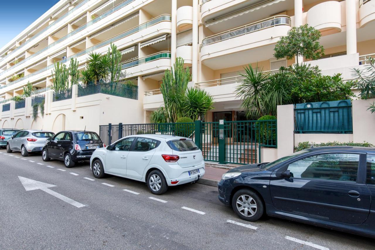 Select Yourhosthelper Apartment *