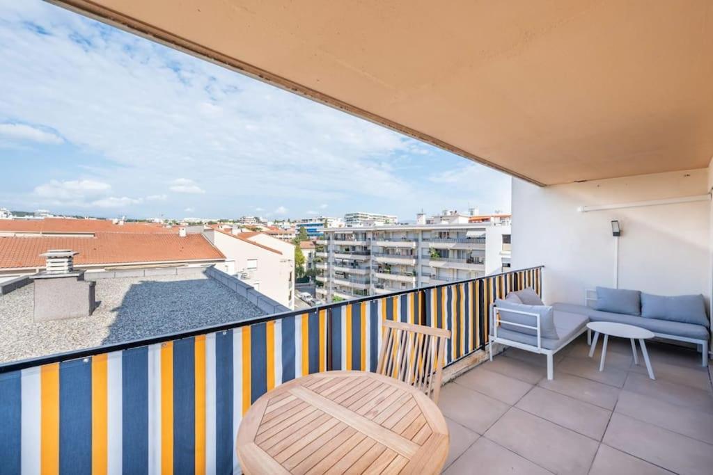 Au Calme A 10 Mn A Pieds Du Centre, Apercue - Parking Gratuit