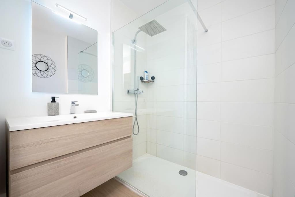 Apartment Au Calme A 10 Mn A Pieds Du Centre, Apercue - Parking Gratuit Cannes