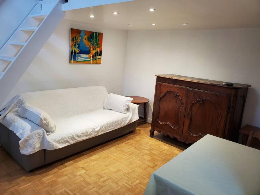 Great Studio In Prestigious Building Cannes