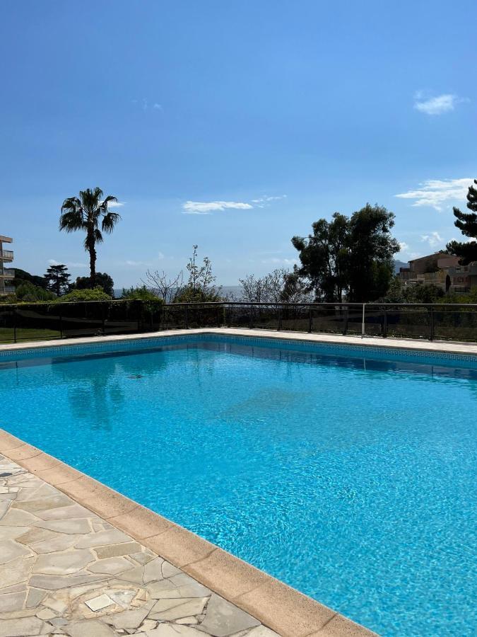 Superbe Studio Avec Terrasse, Vue Panoramique, Piscine, Parking Ferme Gratuit Apartment Cannes