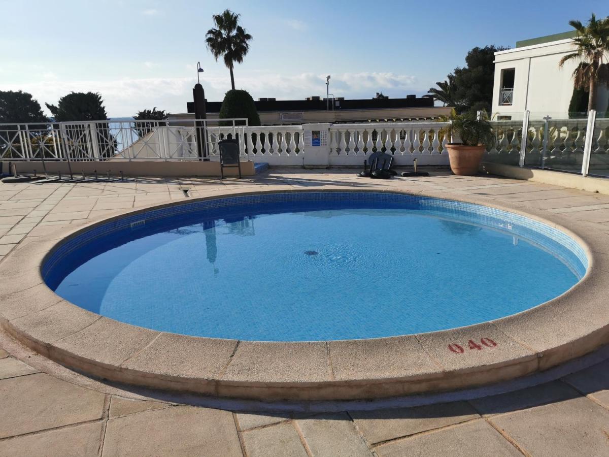 Renove, Piscine A Debordement, Vue Cannes