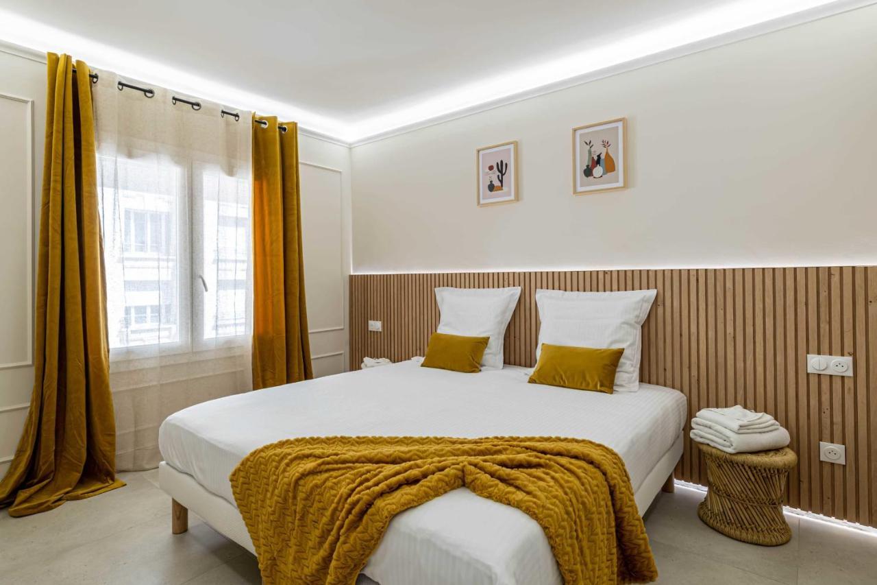 Beautiful Haussmannian - South Balcony Apartment