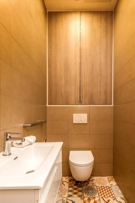 Apartment Luxury 3 Bd Aptment With Sea View