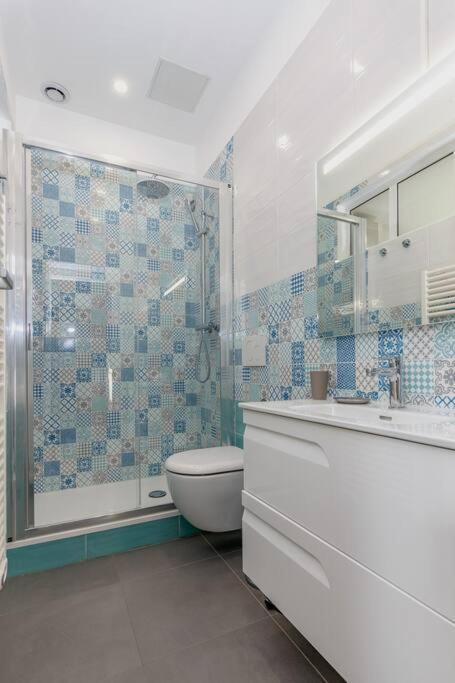 Apartment Luxury 3 Bd Aptment With Sea View