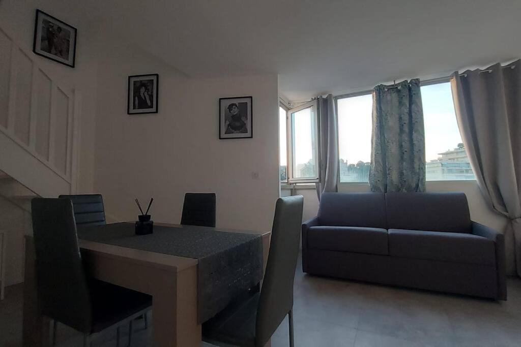 Bord De Apartment