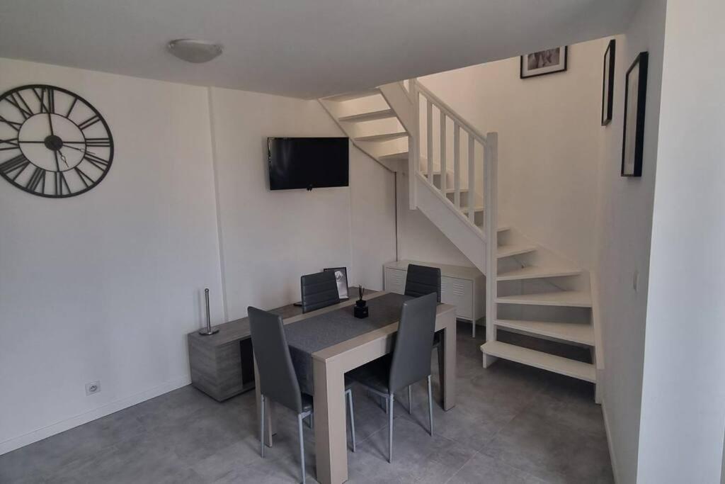 Bord De Apartment *
