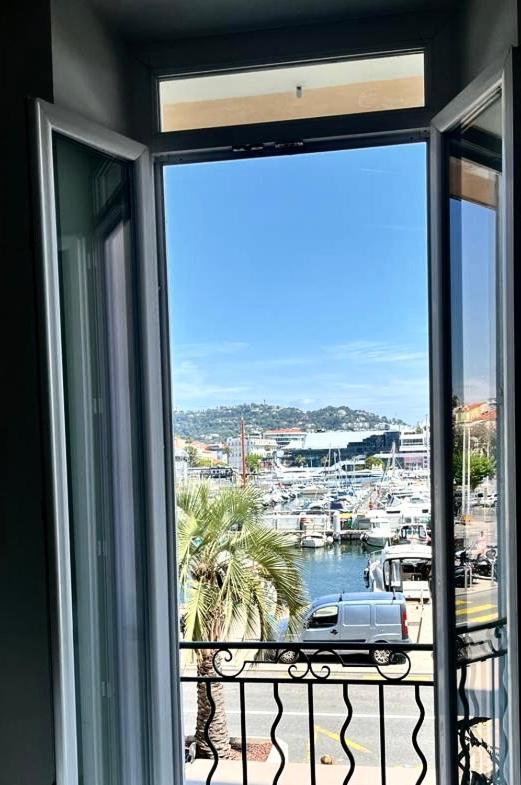 Old Port, Seafront & Seaview Wifi & Ac Apartment