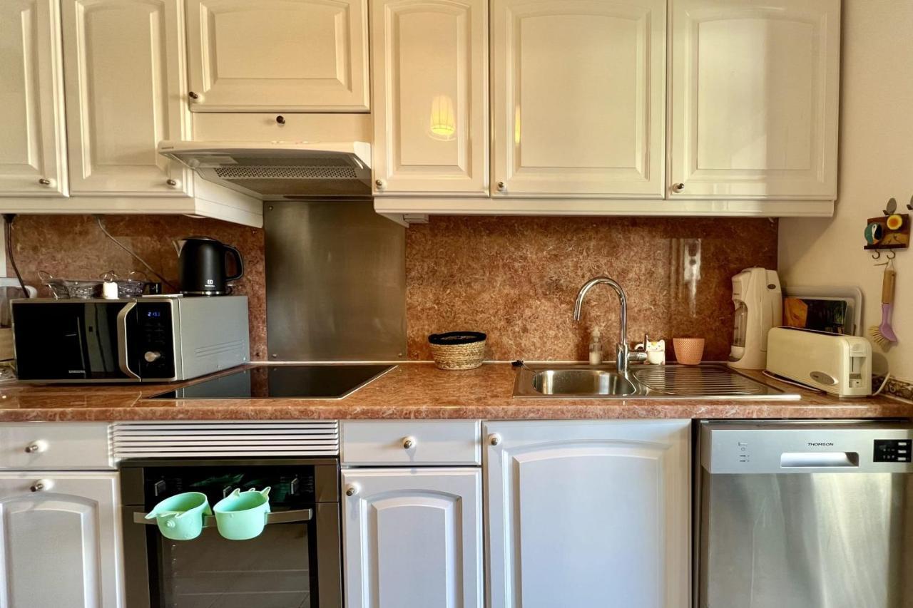 Beautiful Flat With Terrace Near Croisette *