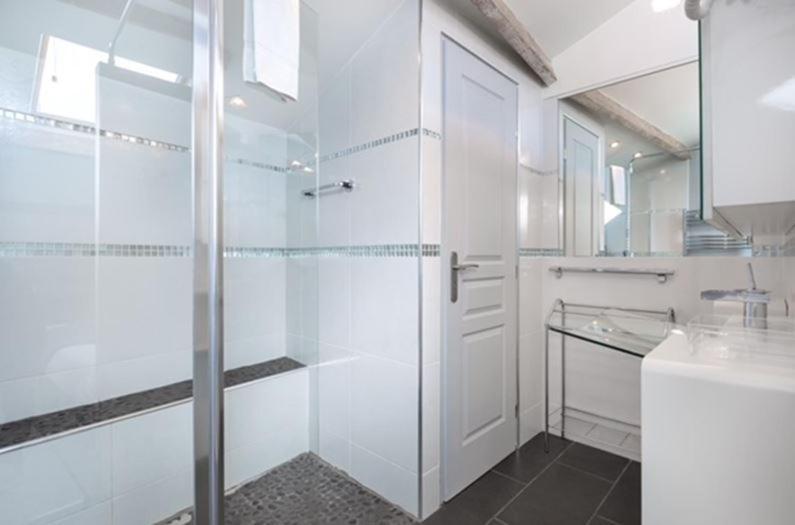 Apartment Notre Dame - *