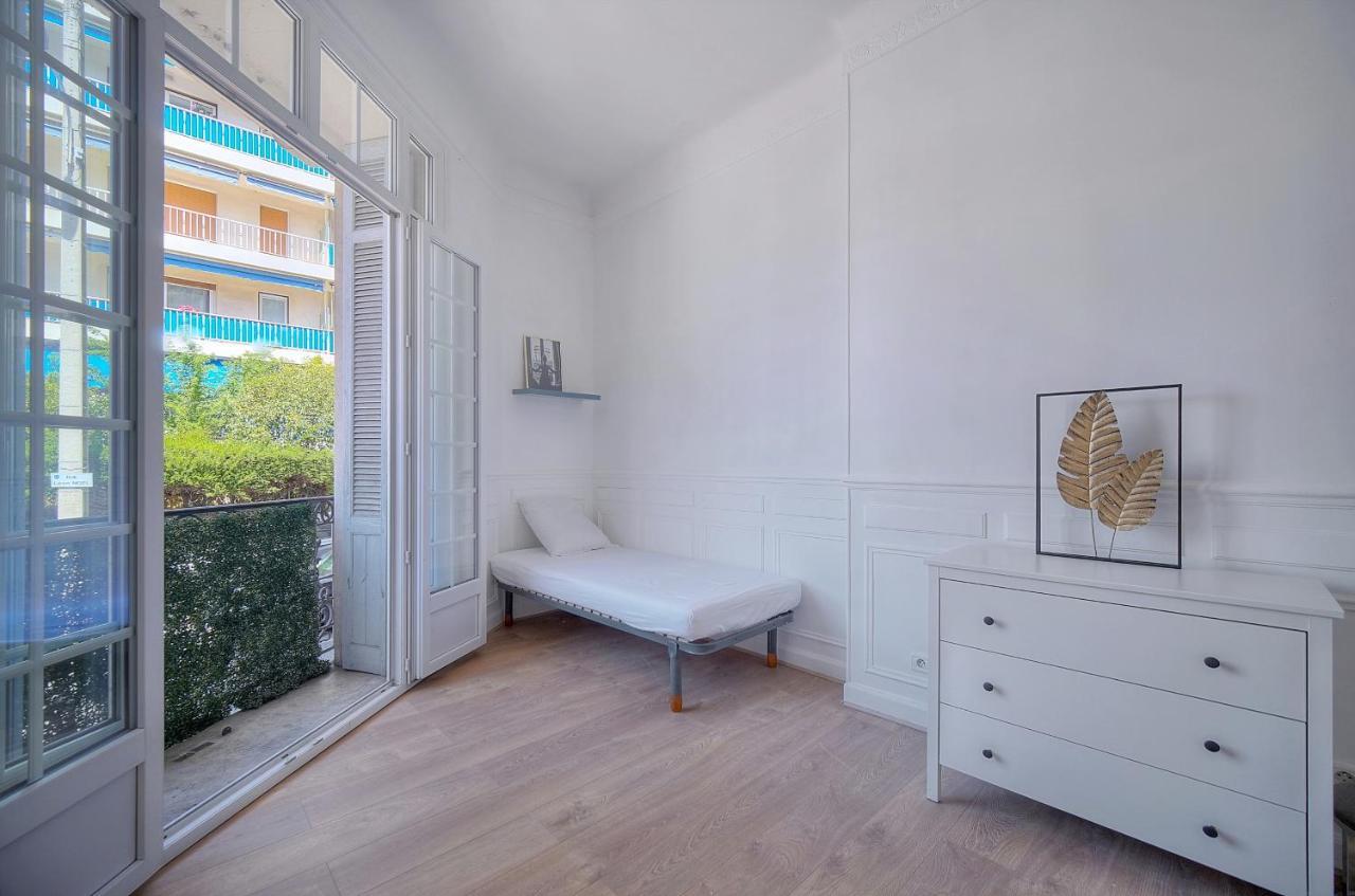 Apartment Rez De Jardin 3 Pieces Centre Cannes