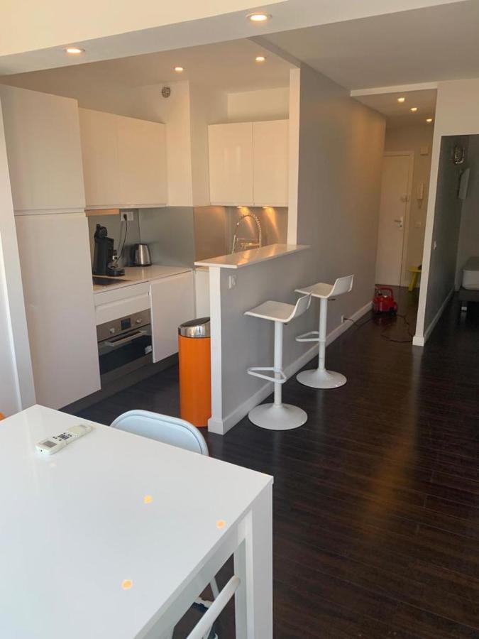 2 Pieces Avec Vue Et Parking Privative Apartment Cannes
