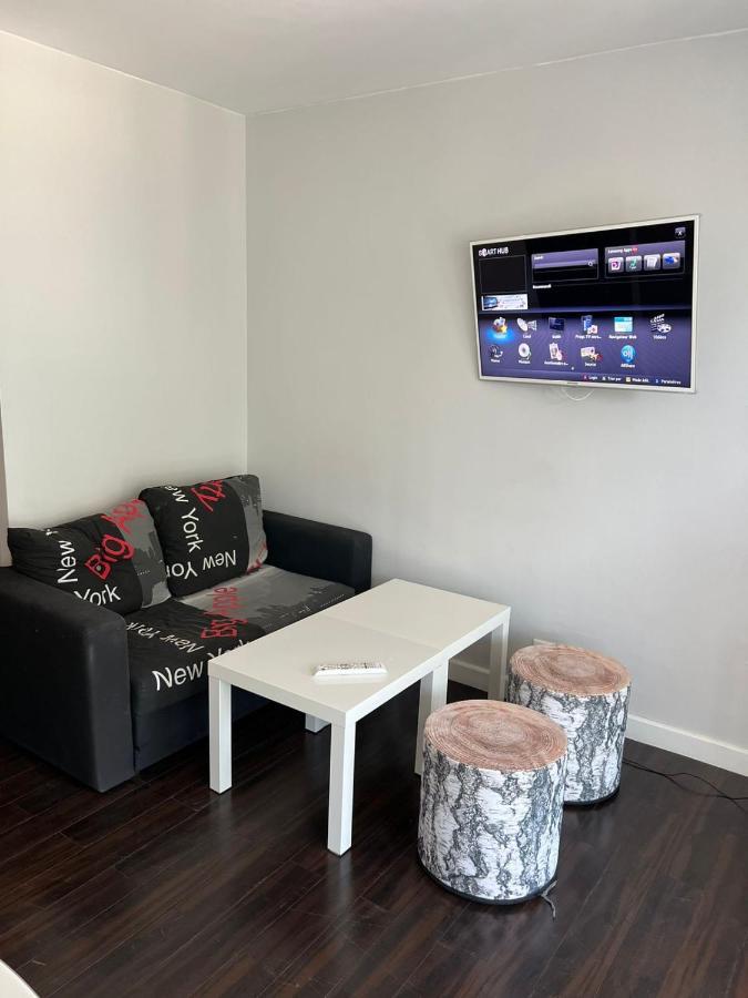 2 Pieces Avec Vue Et Parking Privative *