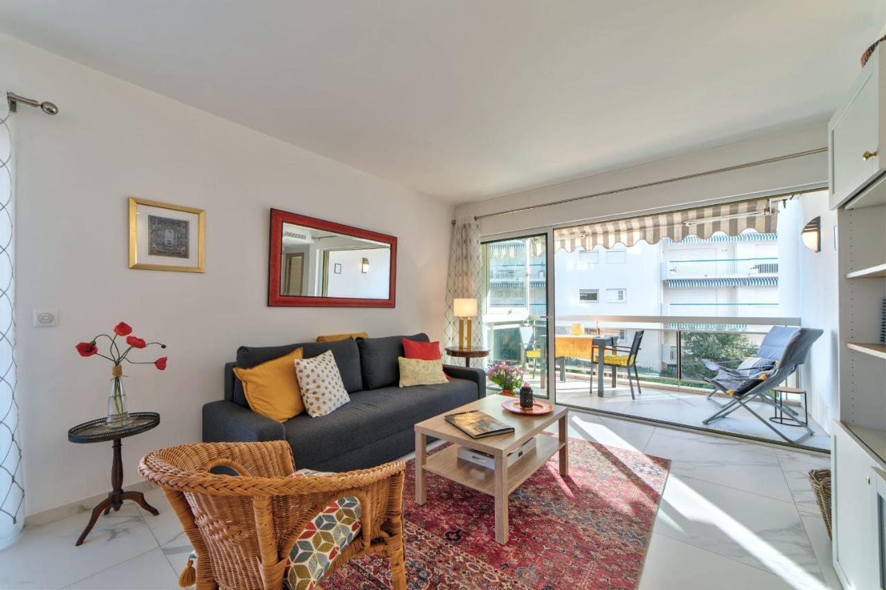 Reina Pointe Croisette Palm Cannes