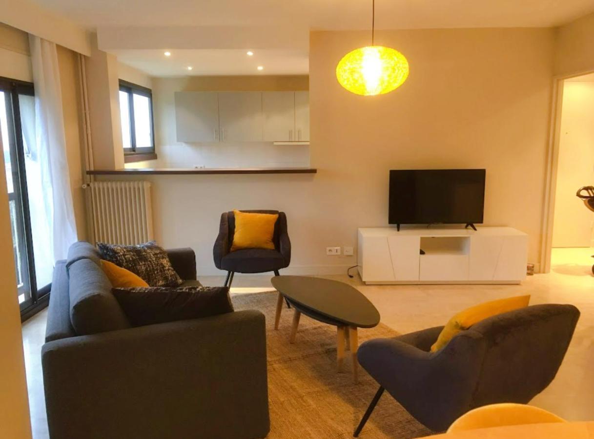 3p 71 M2 Avec Parking Gratuit A Apartment