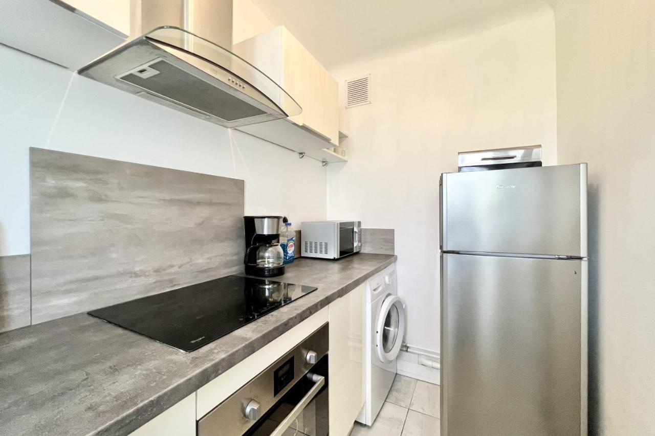 Apartment Beautiful T2 Large Terrace Near Center & Sea *
