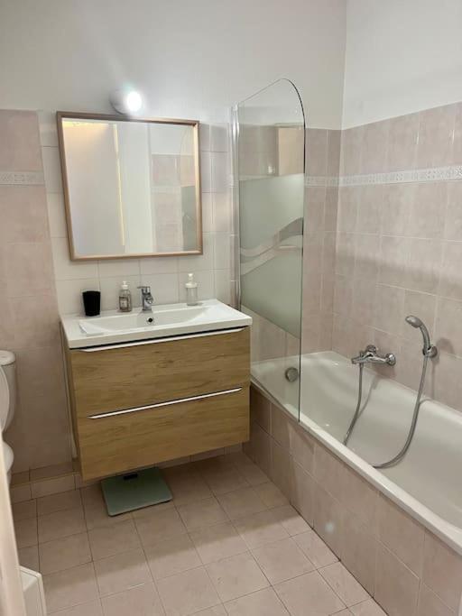 2 Pieces De 29 M2 Appartement *