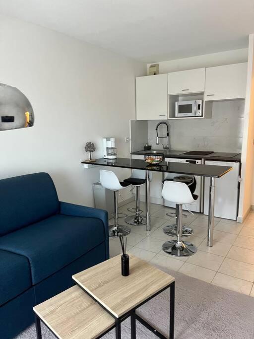 2 Pieces De 29 M2 Appartement *