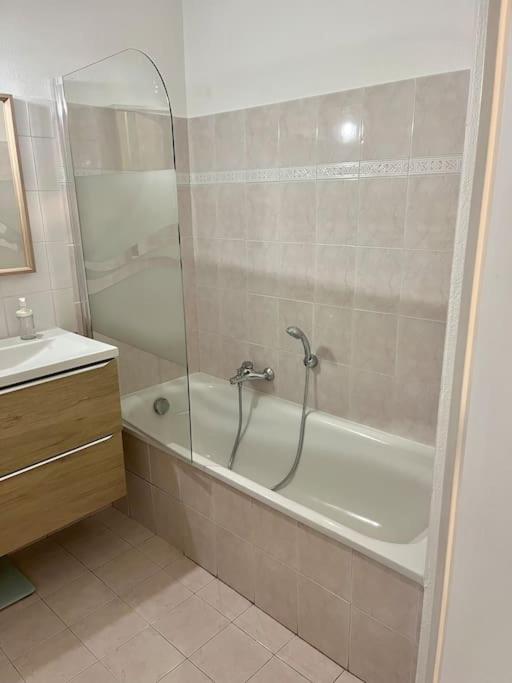 2 Pieces De 29 M2 Appartement *