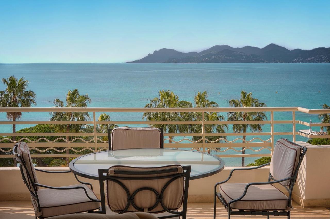 Buckingham & Lloyds - * Cannes
