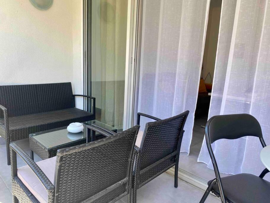 Centre Martinez, Beau F2 Avec Terrasse *