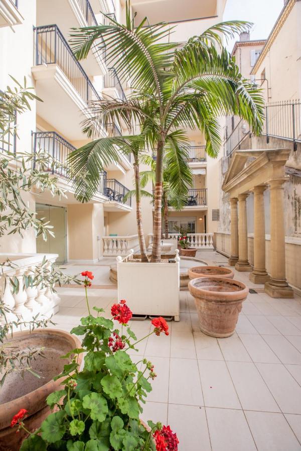 Luxueux 3p. Art Deco + Parking Appartement *