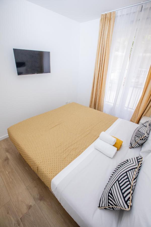 Luxueux 3p. Art Deco + Parking Appartement
