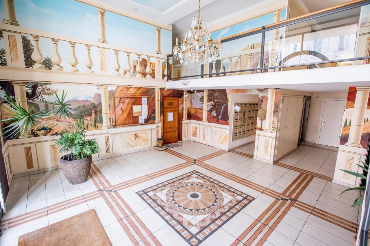 Luxueux 3p. Art Deco + Parking Appartement