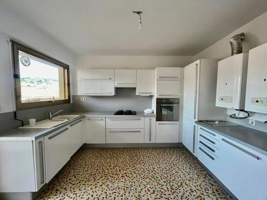 -300m Palais- Seaview-a/c-wifi-spacieux Apartamento *