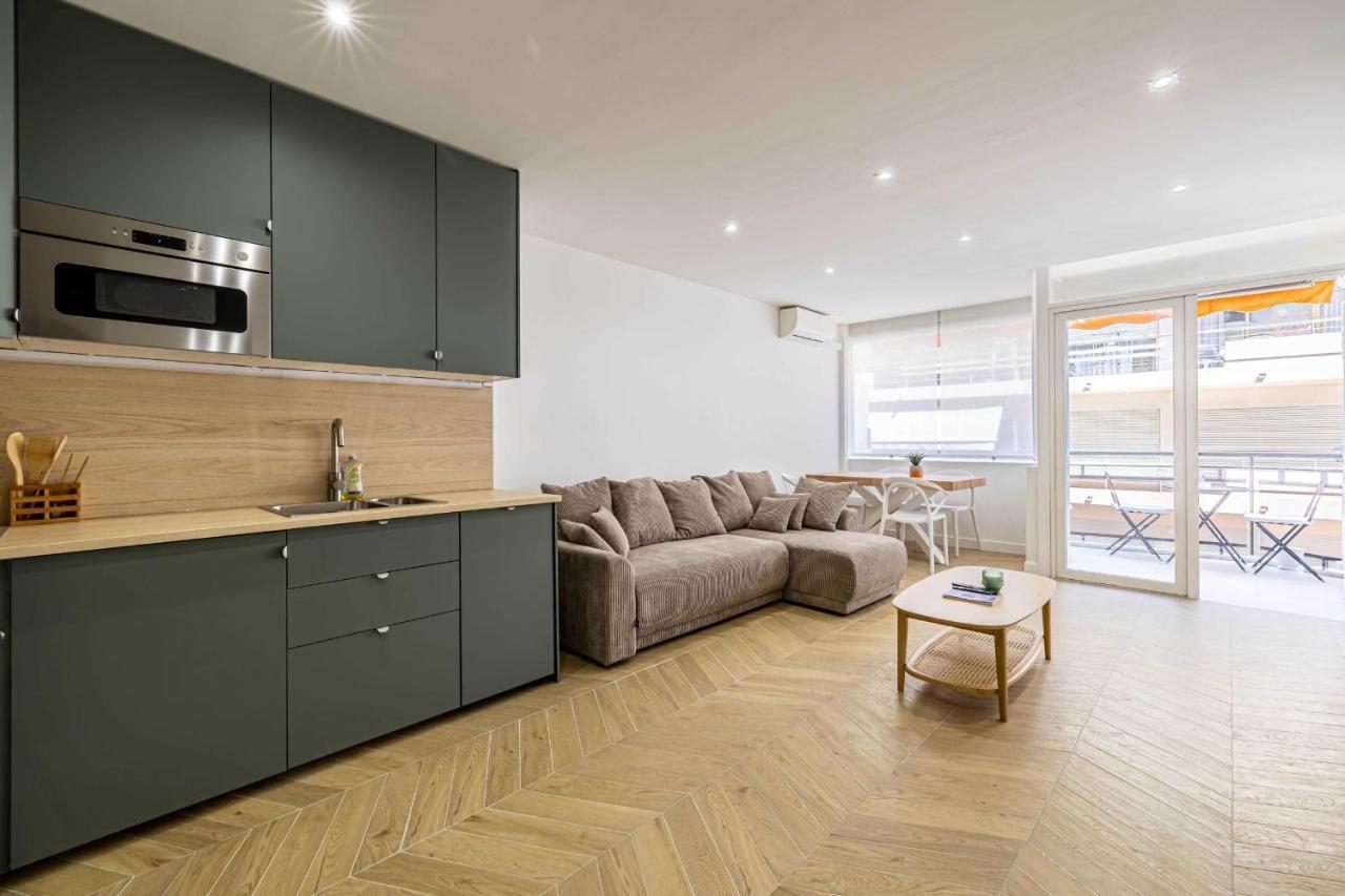 Cozy Renovated - Close To Martinez Apartment *