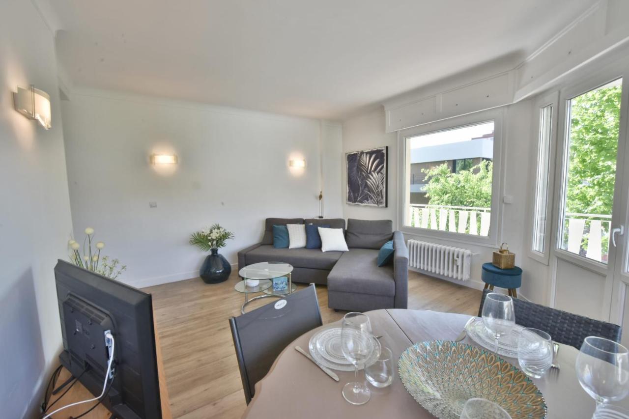 Apartment Cozy 2-br 6 Minutes From The *