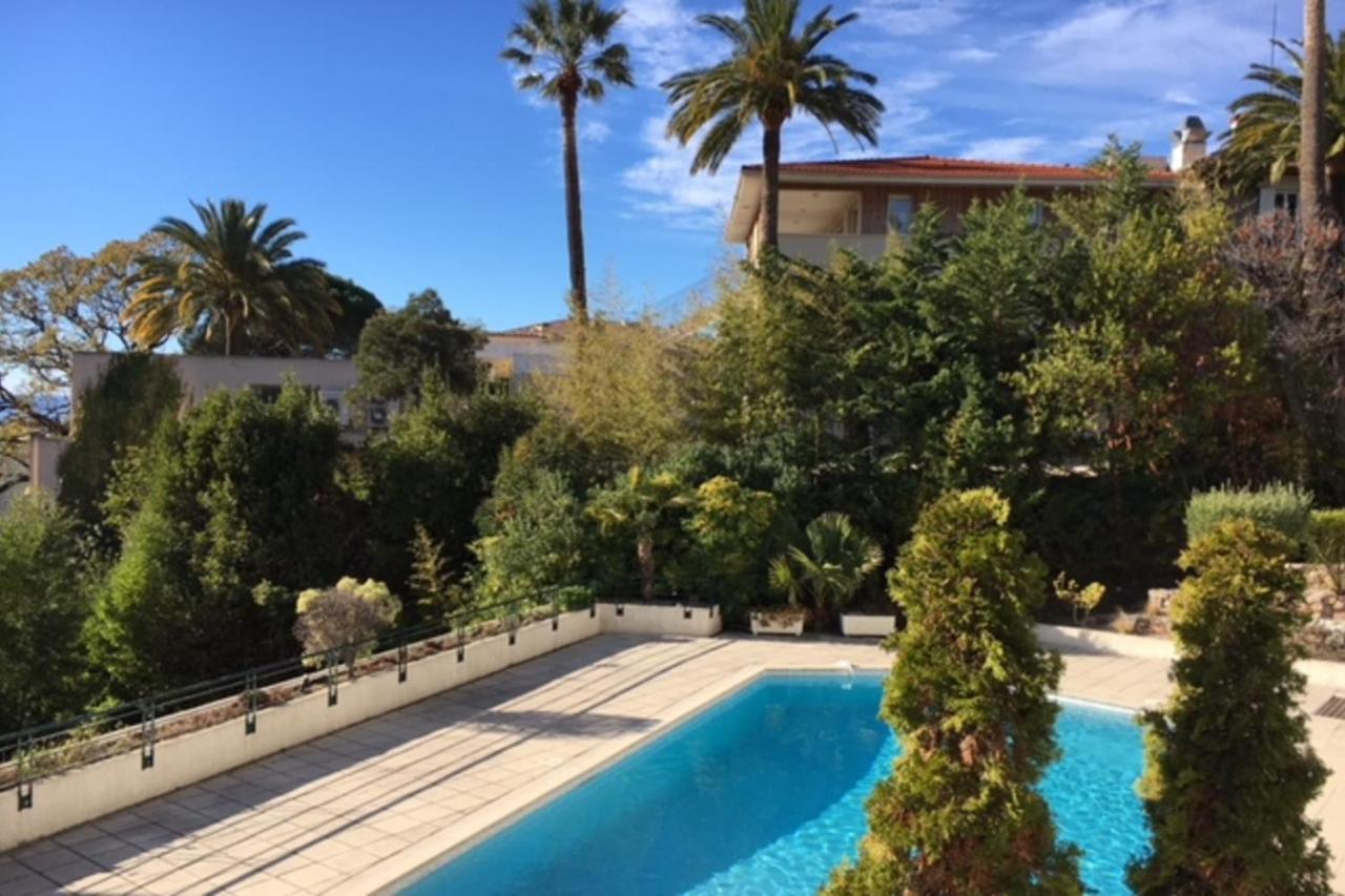 Stunning 3-br With Large Terrace And Pool